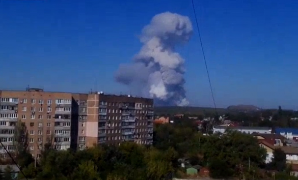 Два мощных взрыва прогремели в Донецке во время разгрузки гуманитарного конвоя | Русская весна