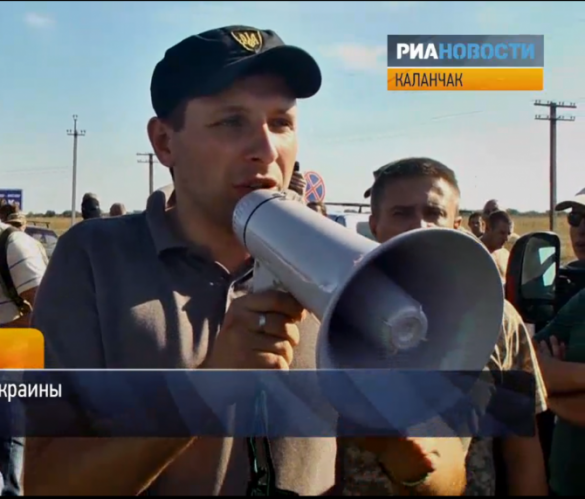 Парасюк не пускает фуры в Крым: «Туда вы не поедете» (ВИДЕО) | Русская весна