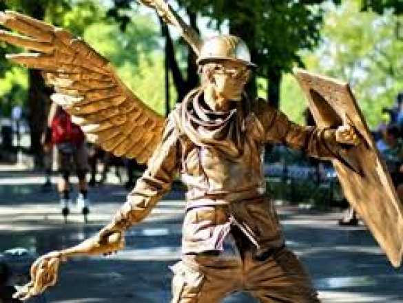 В центре Одессы оглоушили «живую статую» ангела «Небесной Сотни» | Русская весна