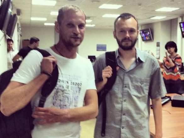Освобожденных журналистов «Звезды» в редакции встретили аплодисментами (видео) | Русская весна
