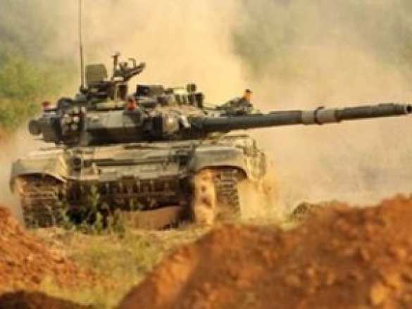 ВСУ открыли огонь по Старомихайловке, используются АГС и танк | Русская весна