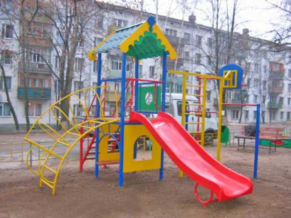 Die Granate an dem Spielplatz | Русская весна