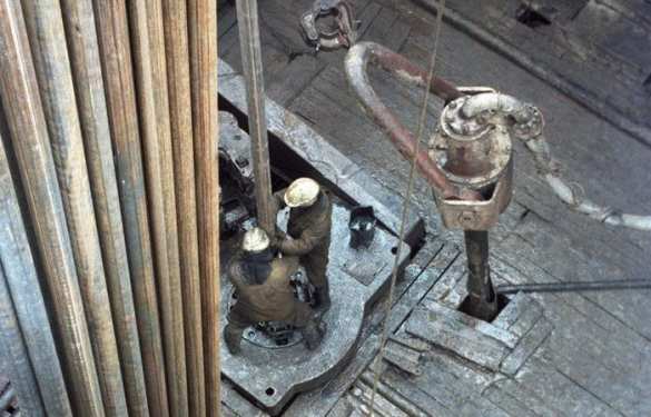 30 тысяч нефтяных скважин предлагает открыть РАН | Русская весна