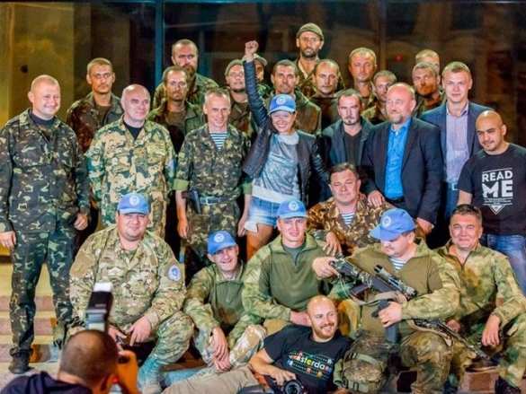 15 пленных привезли в Днепропетровск Рубан и Руслана (видео, фото) | Русская весна