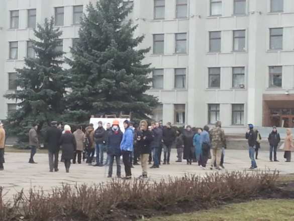 Полтава: «телефонные партизаны» прервали сессию облсовета, минирование ОГА не подтвердилось | Русская весна