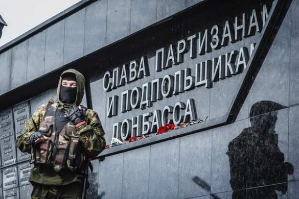 В боях за Марьинку уничтожено 3 танка и 1 БТР противника | Русская весна