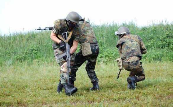 Военная полиция ДНР занимается наведением порядка в прифронтовой зоне (видео) | Русская весна