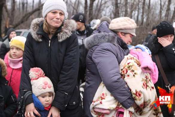 Über die Angst, sich evakuieren zu lassen, „weil die ukrainische Armee ihnen in den Rücken schießt“ | Русская весна