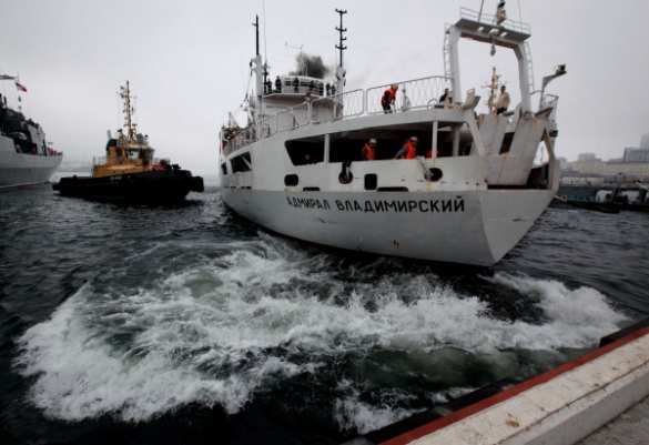 Экспедиция судна ВМФ РФ «Адмирал Владимирский» высадилась в Антарктиде | Русская весна
