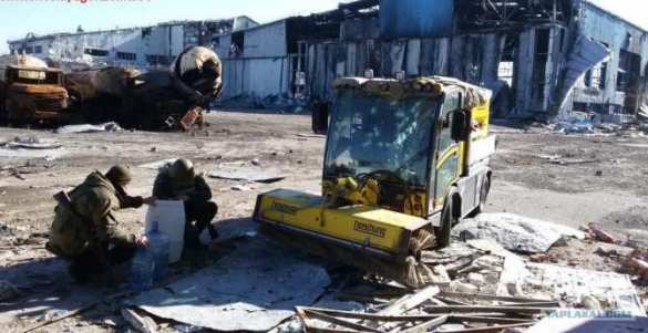 После зачистки аэропорта ситуация в Донецке улучшилась (видео) | Русская весна