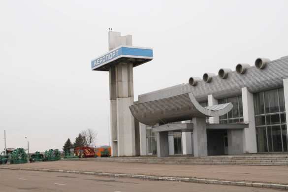 Это Украина: Асфальт аэропорта Черкасс выставили на продажу из-за долгов | Русская весна