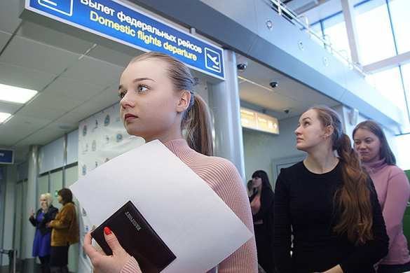 Стало известно число желающих уехать из России молодых людей | Русская весна