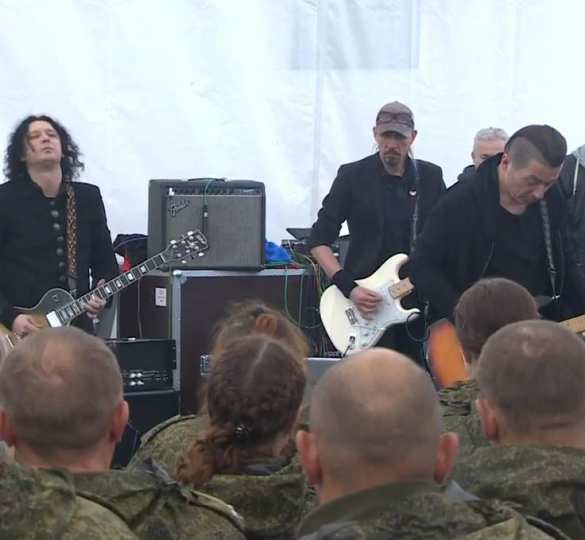 «Агата Кристи» выступила для российских военнослужащих в Сирии (ВИДЕО) | Русская весна