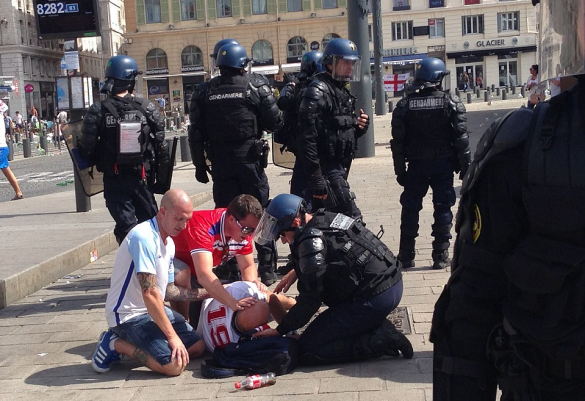 Побоище в Марселе: в поножовщине с русскими и французами пострадали десятки английских фанатов (ФОТО, ВИДЕО 18+) | Русская весна