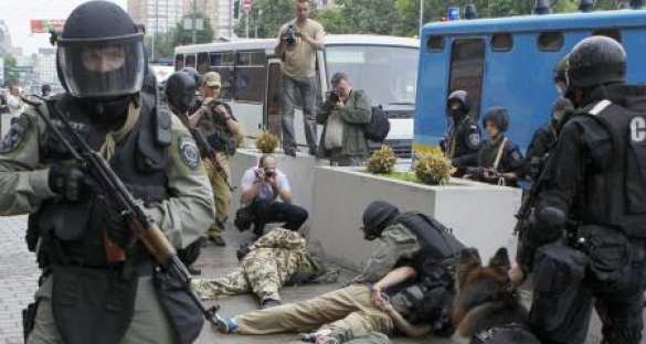 Хроники украинского штопора: террор, развал промышленности и продажа земли | Русская весна