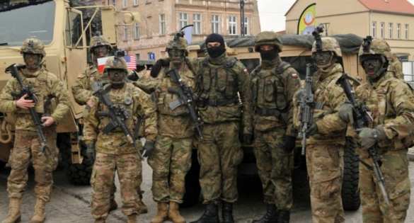 Известный блогер Варламов убеждает россиян, что натовский сапог удобен для русского хребта (ФОТО) | Русская весна