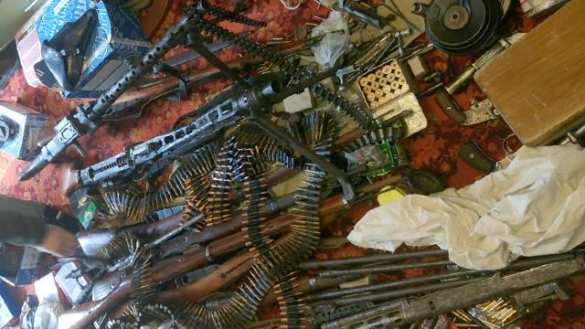 В Москве в квартире доцента вуза обнаружен целый арсенал оружия (+ФОТО) | Русская весна