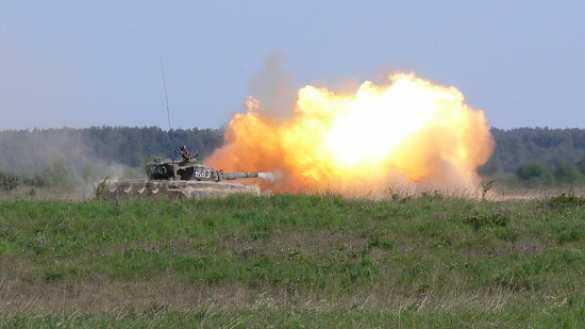 Танковый бой начался под Донецком | Русская весна