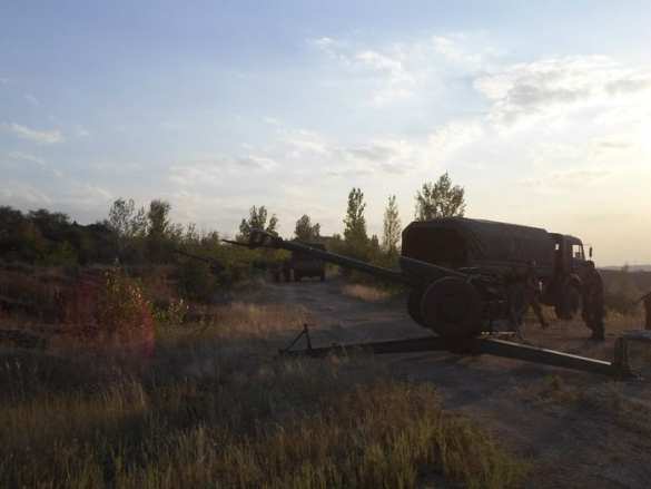 Сводка: под огнем артиллерии оккупантов аэропорт и поселок Октябрьский | Русская весна
