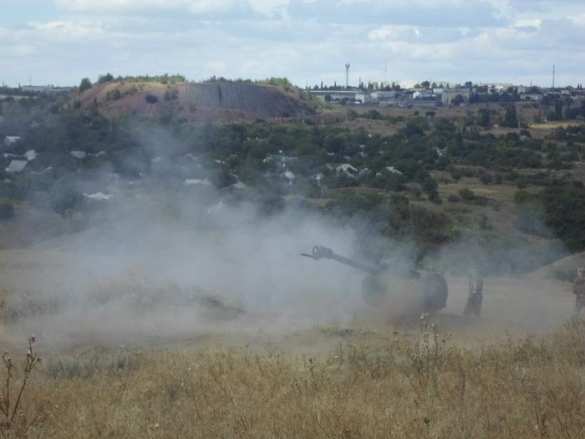 МОЛНИЯ: украинские войска пошли в наступление на Кировское, «Комсомолец Донбасса» в огне | Русская весна