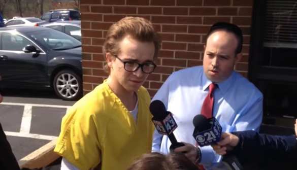 Украинец притворился школьником, чтобы его усыновили в США (ФОТО, ВИДЕО) | Русская весна