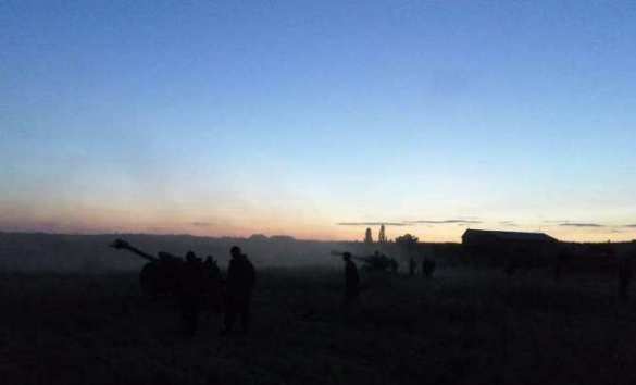 Под Горловкой идёт бой, город под огнем артиллерии ВСУ | Русская весна