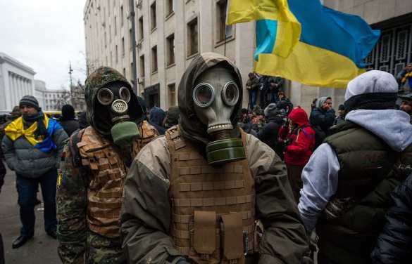 «АТОшники» в противогазах пойдут маршем к посольству России в Киеве | Русская весна