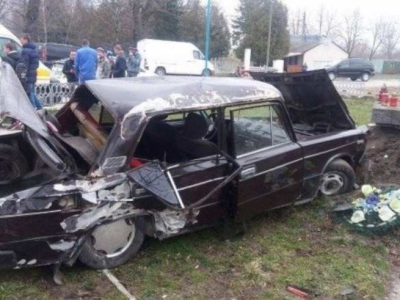 Во Львовской области пьяный водитель въехал в могилу боевиков ОУН (ФОТО) | Русская весна