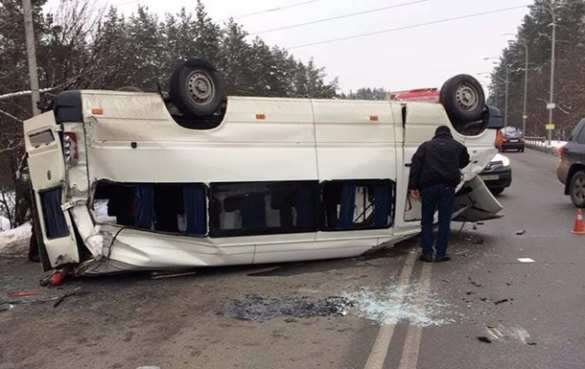 Военные ВСУ попали в ДТП под Киевом, есть пострадавшие (ФОТО, ВИДЕО) | Русская весна