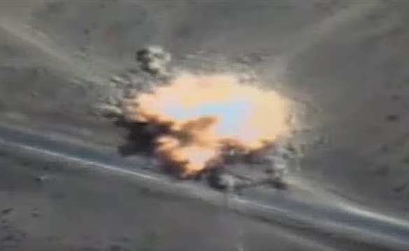 Впечатляющие кадры: ВКС РФ обрушили град ударов, уничтожая технику и объекты ИГИЛ у Дейр эз-Зора (ВИДЕО) | Русская весна