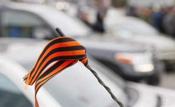 «Это моя вера!»: Украинец с георгиевской лентой поставил на место нацистов (ВИДЕО 18+) | Русская весна