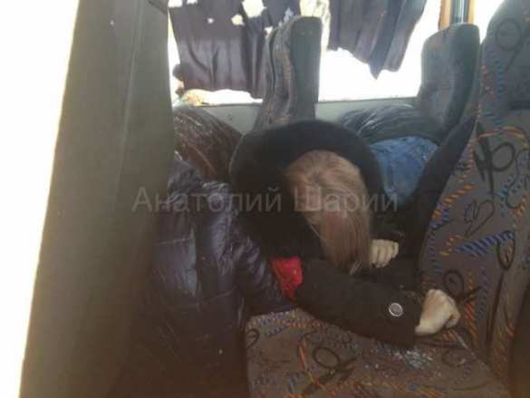 Людей в автобусе под Волновахой добили из автоматов | Русская весна