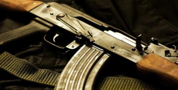 Протестующим в Казахстане массово раздают оружие (ВИДЕО) | Русская весна