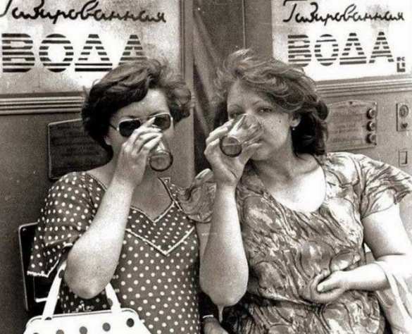 Врач рассказала, кому нельзя пить газировку | Русская весна