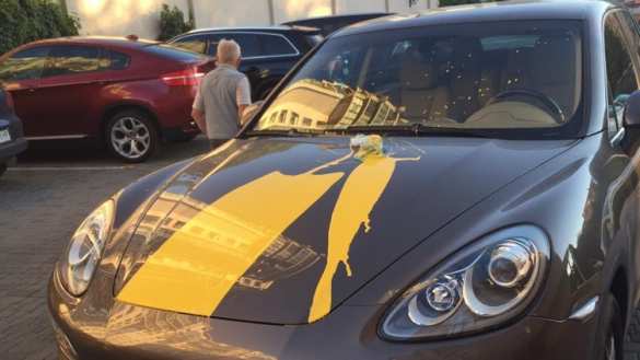 Неонацисты в Одессе напали на кинотеатр и терроризируют его владельца из-за фильма на русском языке (ФОТО) | Русская весна