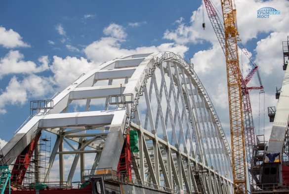 Строители закончили сборку автодорожной арки Крымского моста (ФОТО) | Русская весна