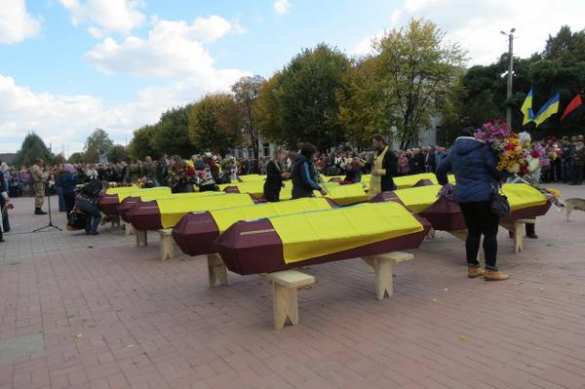 В Запорожье военкомы не могли определиться, сколько хоронят неопознанных бойцов (фото/видео) | Русская весна