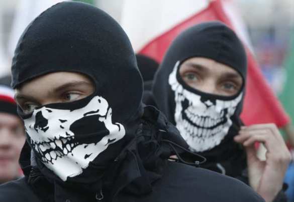 Бритьё налысо и нацистская символика: польские подростки жестоко избили украинца (ВИДЕО) | Русская весна