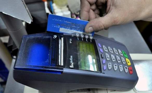 Центробанк ДНР запустил систему оплаты банковскими картами в четырех торговых точках Донецка (ФОТО) | Русская весна