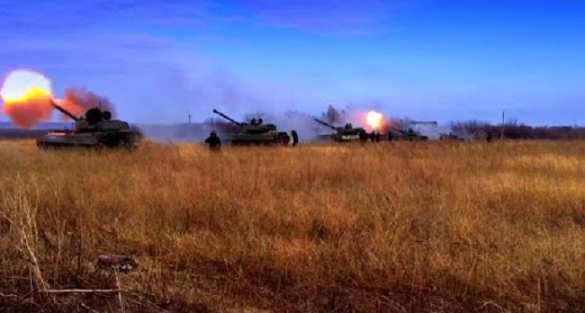 «Горит батарея гаубиц ВСУ, которая била по Донецку» (ВИДЕО) | Русская весна