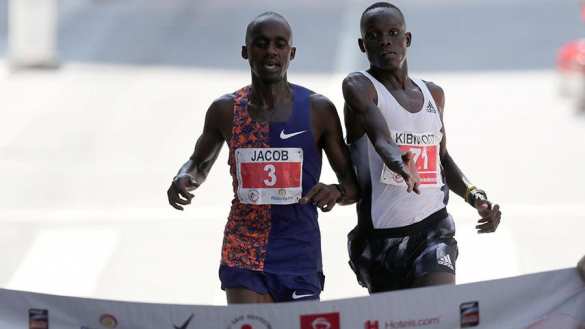 Драма на финише: бегун начал праздновать победу и проиграл (ВИДЕО) | Русская весна