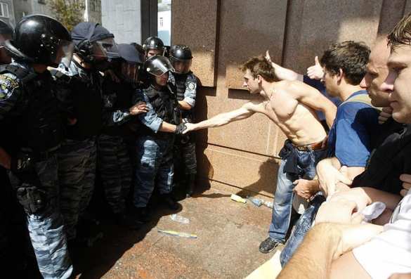 Боец донецкого «Беркута»: СБУ дали установку никого не бить и не стрелять, чтобы не спровоцировать Путина | Русская весна