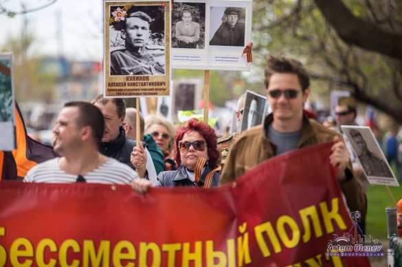 Украинские провокаторы не смогли сорвать проведение «Бессмертного полка» на Западе (ФОТО, ВИДЕО) | Русская весна