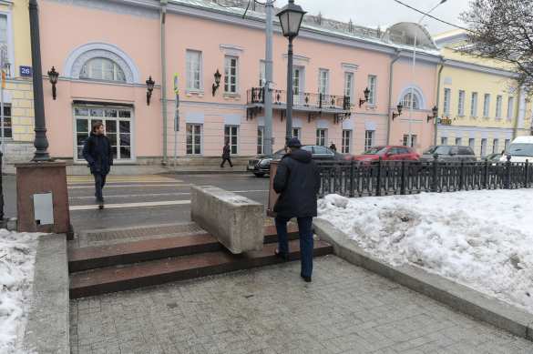 На пешеходных улицах Москвы перед праздниками устанавливают бетонные блоки (ФОТО) | Русская весна