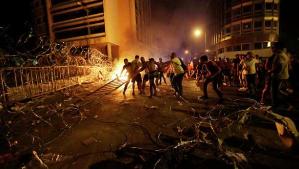 В Бейруте ужесточились столкновения между активистами и полицией | Русская весна