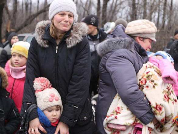 Более четырехсот беженцев из Донецка и Горловки спасаются в Амвросиевке | Русская весна