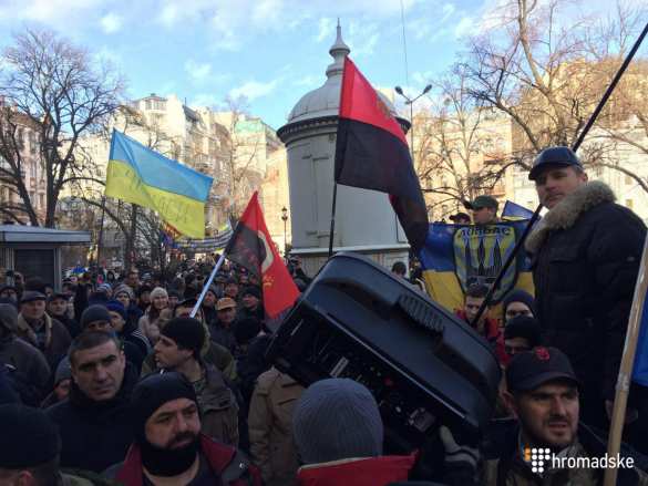 Комбат «Торнадо» назвал Порошенко агентом Путина и призвал народ немедленно выходить на Майдан | Русская весна