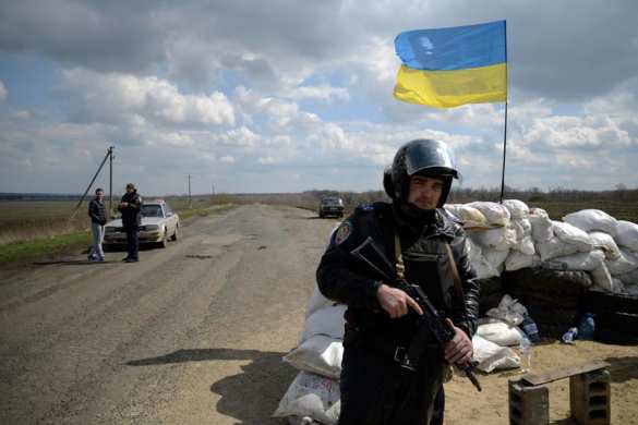 В Павлограде боец нацгвардии открыл стрельбу и чуть не убил подростка и его отца | Русская весна