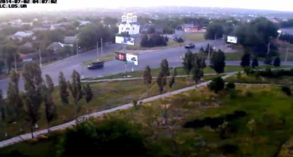 Чистое небо над Луганском: в Луганск вошла новая колонна бронетехники ополчения с передвижными системами ПВО (видео) | Русская весна