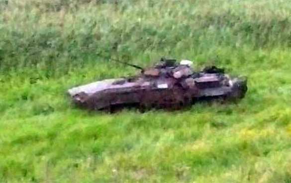 Пресс-центр ДНР: Экипаж оставленной в России украинской БМП расстрелян Пресс-центр ДНР: Экипаж оставленной в России украинской БМП расстрелян | Русская весна